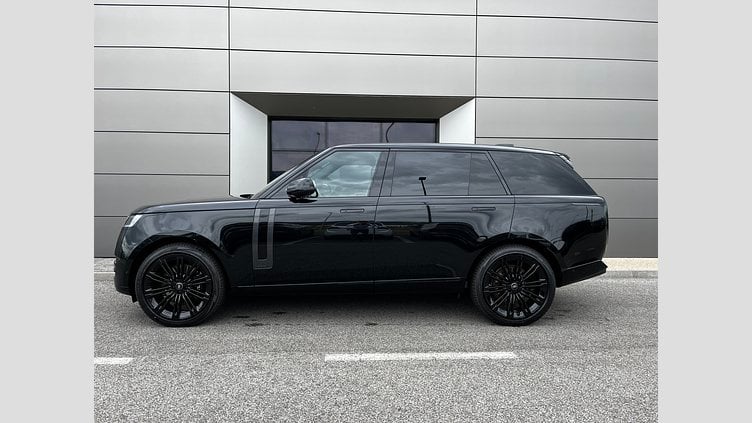 2024 SKLADOVÉ VOZIDLÁ Land Rover Range Rover Santorini Black P530 Autobiography 