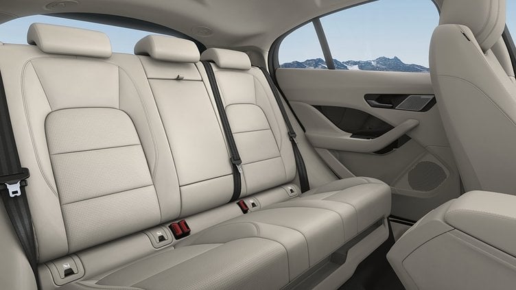 2022 Kasutatud Jaguar I-Pace Firenze Red EV400 SE