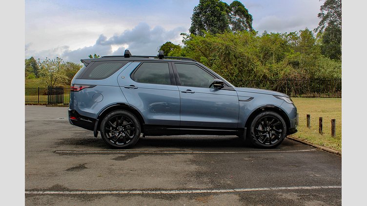 2022 Approved Land Rover Discovery Byron Blue AWD 3.0D 221kW R-Dynamic SE