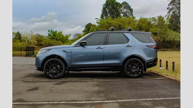 2022 Approved Land Rover Discovery Byron Blue AWD 3.0D 221kW R-Dynamic SE