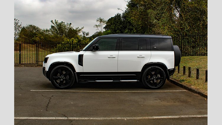 2023 Approved Land Rover Defender 110 Fuji White AWD 3.0 D 221kW D300 X-Dynamic HSE