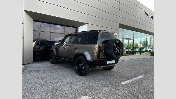 2024 SKLADOVÉ VOZIDLÁ Land Rover Defender 110 Gondwana Stone D300 X-Dynamic HSE