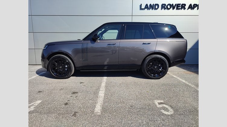 2023 Approved/Jazdené Land Rover Range Rover Charente Grey 4x4 4.4i V8 P530 SE AWD A/T, 390kW, A8, 5d.