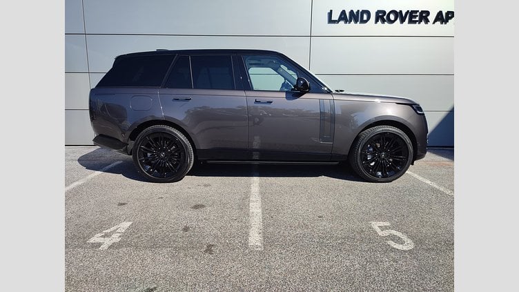 2023 Approved/Jazdené Land Rover Range Rover Charente Grey 4x4 4.4i V8 P530 SE AWD A/T, 390kW, A8, 5d.