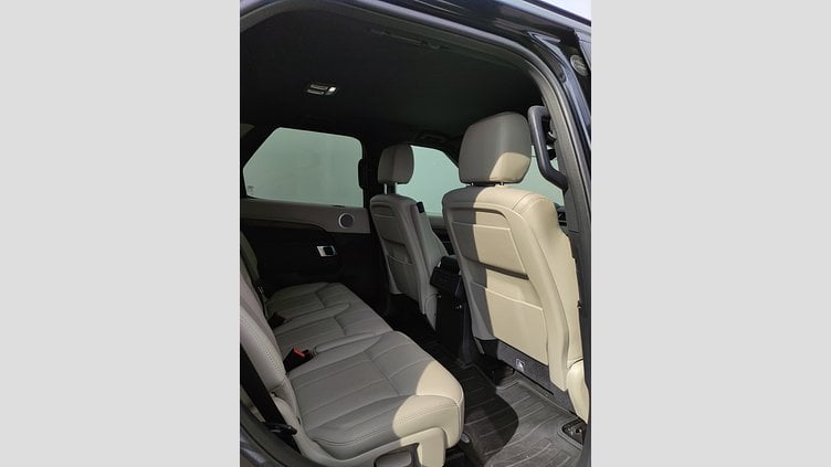 2018 Approved Land Rover Discovery Santorini Black 2L AJ20 D4H  HSE