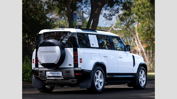 2022 Approved Land Rover Defender 110 Fuji White AWD Defender 110 D300 SE X-Dynamic