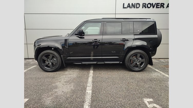 2024 JAZDENÉ VOZIDLÁ Land Rover Defender 110 Santorini Black 4x4 3.0D I6 D250 MHEV X-Dynamic HSE A/T AWD