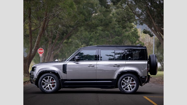 2024 Approved Land Rover Defender 110 Silicon Silver AWD Defender 110 D300 X