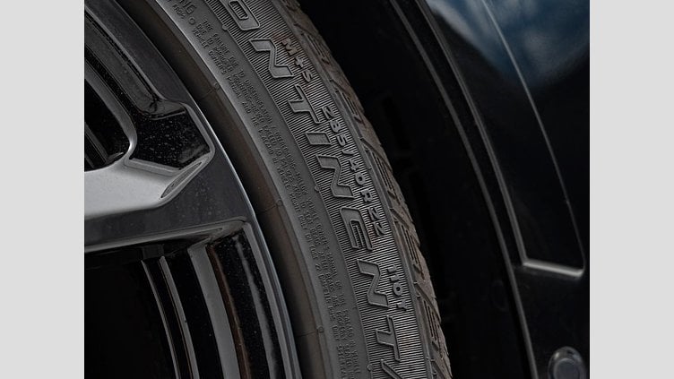 2020 認定中古車 Land Rover Range Rover Sport サントリーニブラック 5.0リッターV8スーパーチャージドガソリン（575 PS） SVR