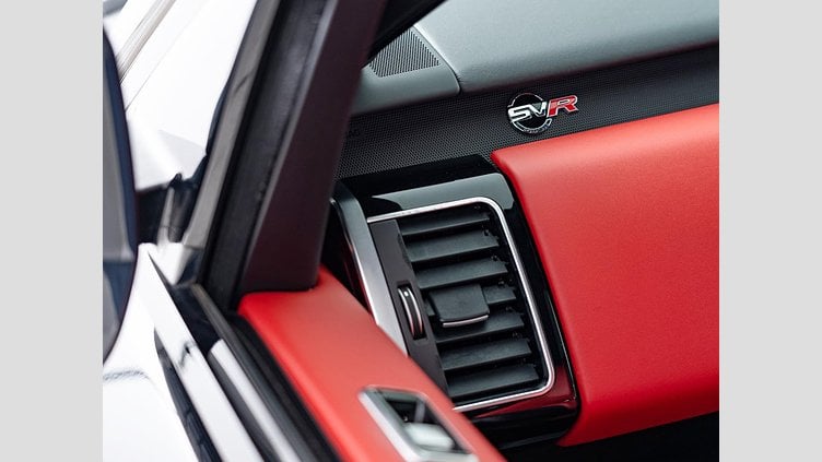 2020 認定中古車 Land Rover Range Rover Sport サントリーニブラック 5.0リッターV8スーパーチャージドガソリン（575 PS） SVR