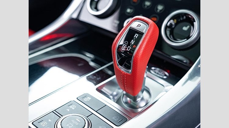 2020 認定中古車 Land Rover Range Rover Sport サントリーニブラック 5.0リッターV8スーパーチャージドガソリン（575 PS） SVR