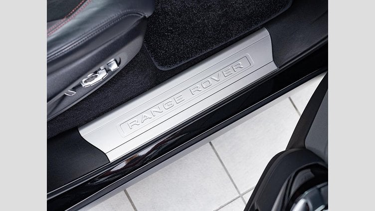 2020 認定中古車 Land Rover Range Rover Sport サントリーニブラック 5.0リッターV8スーパーチャージドガソリン（575 PS） SVR