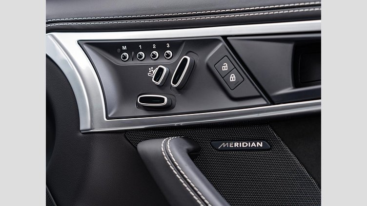 2023 認定中古車 Jaguar F-Type SVO Premium Palette P575 オートマチック 全輪駆動 F-TYPEコンバーチブル R