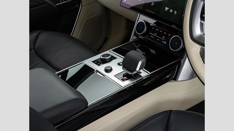 2023 認定中古車 Land Rover Range Rover フジホワイト D300 AWD MHEV（AT） スタンダードホイールベース HSE