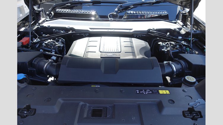 2023 認定中古車 Land Rover Defender 110 サントリーニブラック P525 AWD (AT) V8