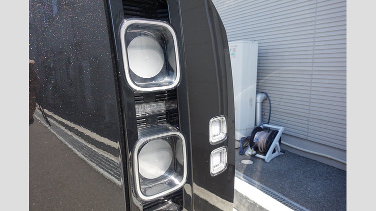 2023 認定中古車 Land Rover Defender 110 サントリーニブラック P525 AWD (AT) V8