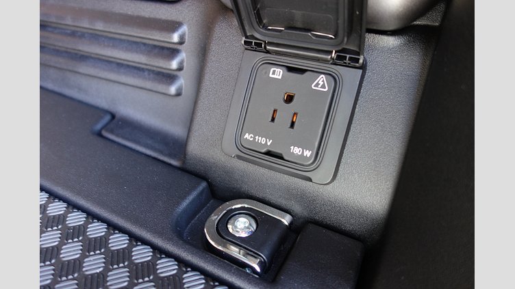 2023 認定中古車 Land Rover Defender 110 サントリーニブラック P525 AWD (AT) V8