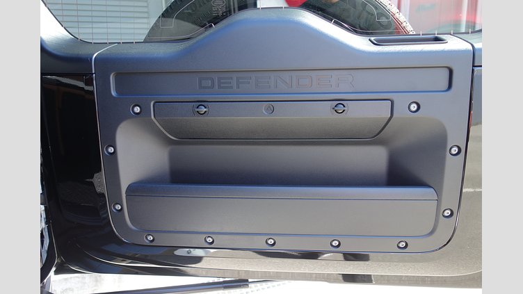2023 認定中古車 Land Rover Defender 110 サントリーニブラック P525 AWD (AT) V8
