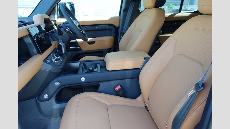 2023 認定中古車 Land Rover Defender 110 サントリーニブラック P525 AWD (AT) V8