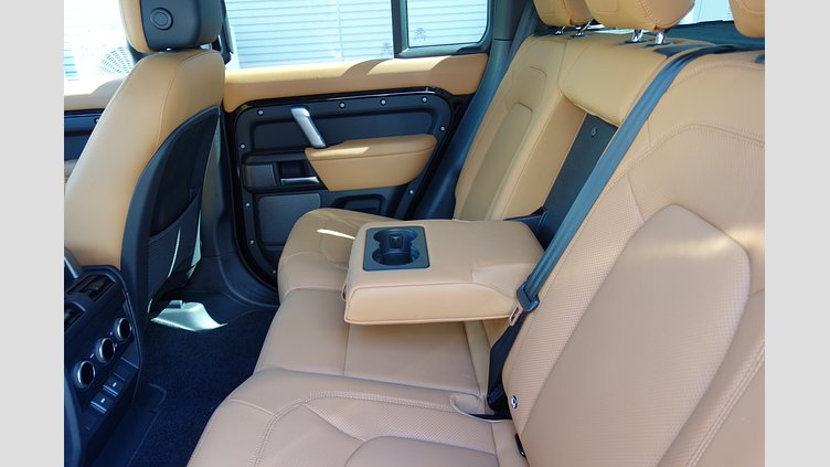 2023 認定中古車 Land Rover Defender 110 サントリーニブラック P525 AWD (AT) V8