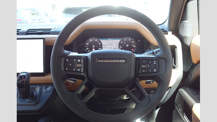 2023 認定中古車 Land Rover Defender 110 サントリーニブラック P525 AWD (AT) V8