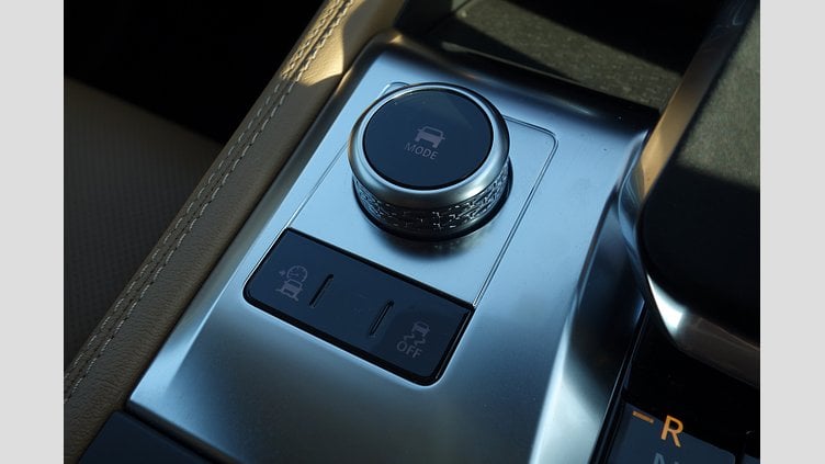 2022 認定中古車 Jaguar F-Pace ブルーファイアブルー P250 AWD（オートマチック） 2.0P S 250PS 22MY