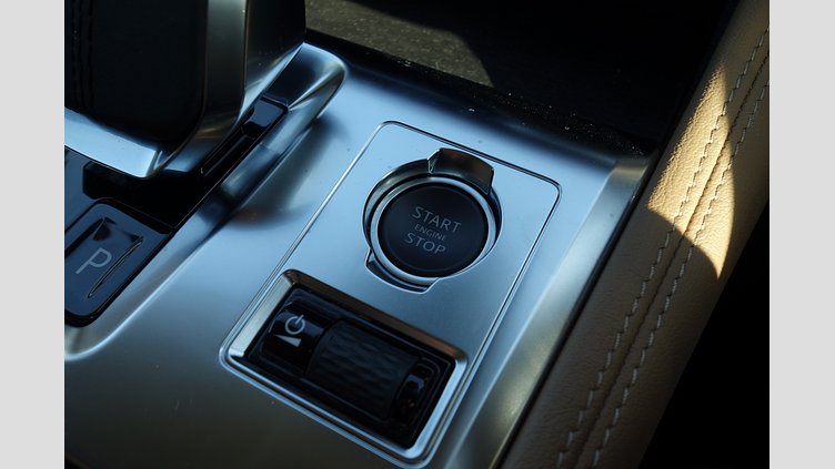 2022 認定中古車 Jaguar F-Pace ブルーファイアブルー P250 AWD（オートマチック） 2.0P S 250PS 22MY