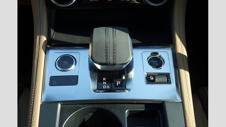 2022 認定中古車 Jaguar F-Pace ブルーファイアブルー P250 AWD（オートマチック） 2.0P S 250PS 22MY