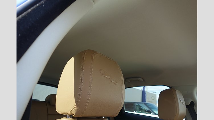 2022 認定中古車 Jaguar F-Pace ブルーファイアブルー P250 AWD（オートマチック） 2.0P S 250PS 22MY