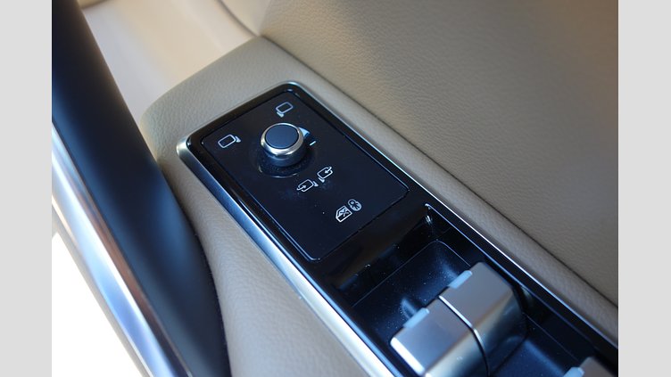 2022 認定中古車 Jaguar F-Pace ブルーファイアブルー P250 AWD（オートマチック） 2.0P S 250PS 22MY