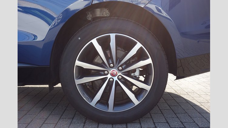 2022 認定中古車 Jaguar F-Pace ブルーファイアブルー P250 AWD（オートマチック） 2.0P S 250PS 22MY