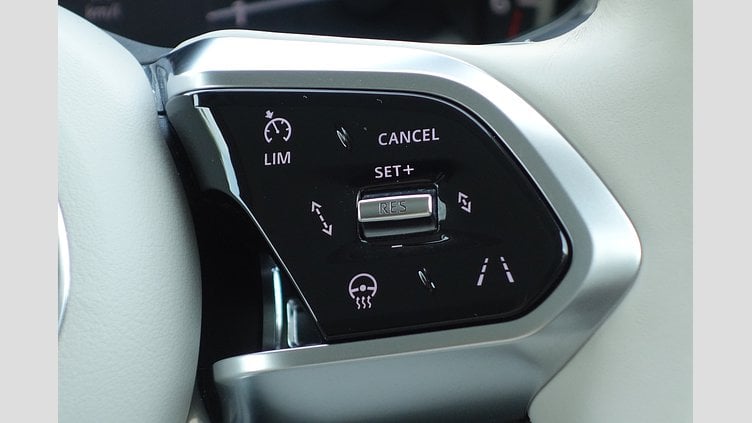 2022 認定中古車 Jaguar F-Pace ハクバシルバー P250 AWD（オートマチック） 2.0P S 250PS 23MY