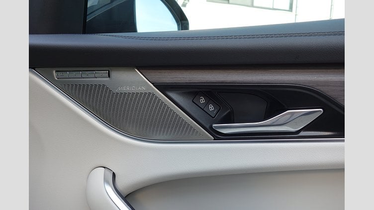 2022 認定中古車 Jaguar F-Pace ハクバシルバー P250 AWD（オートマチック） 2.0P S 250PS 23MY
