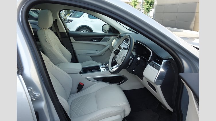 2022 認定中古車 Jaguar F-Pace ハクバシルバー P250 AWD（オートマチック） 2.0P S 250PS 23MY