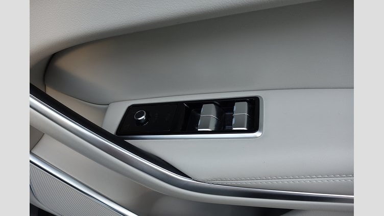 2022 認定中古車 Jaguar F-Pace ハクバシルバー P250 AWD（オートマチック） 2.0P S 250PS 23MY