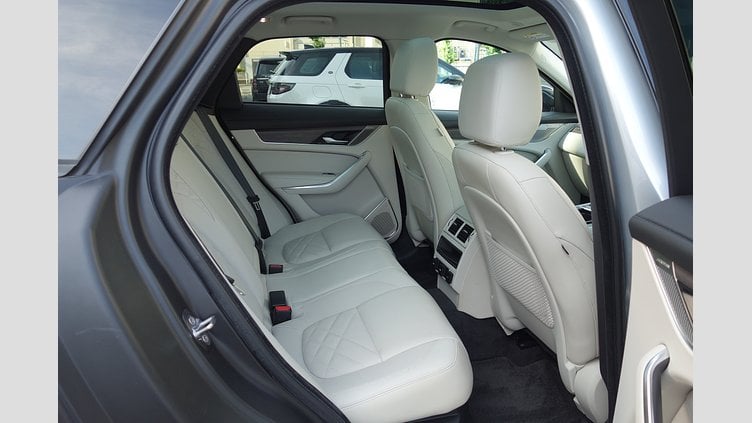2022 認定中古車 Jaguar F-Pace ハクバシルバー P250 AWD（オートマチック） 2.0P S 250PS 23MY