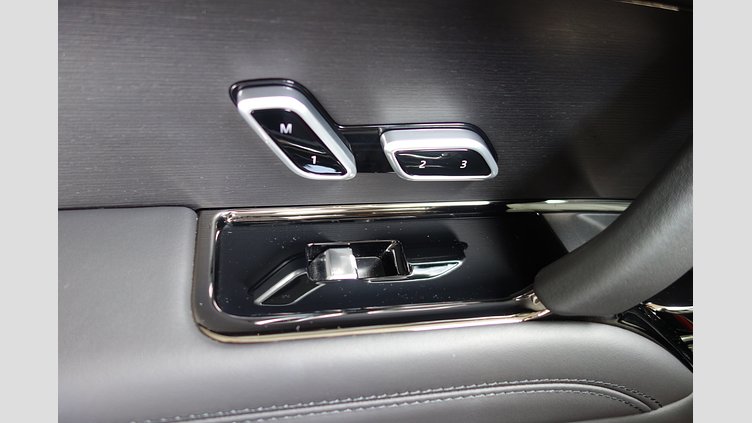 2023 認定中古車 Land Rover Range Rover Sport フィレンツェレッド 3.0リッター6気筒300PSターボチャージドディーゼルMHEV（オートマチック） AUTOBIOGRAPHY