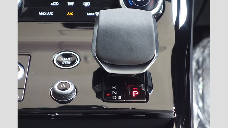 2023 認定中古車 Land Rover Range Rover Sport フィレンツェレッド 3.0リッター6気筒300PSターボチャージドディーゼルMHEV（オートマチック） AUTOBIOGRAPHY