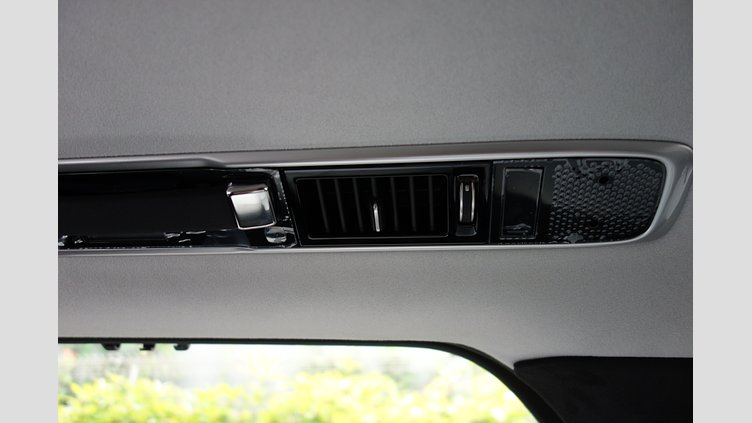 2023 認定中古車 Land Rover Range Rover Sport フィレンツェレッド 3.0リッター6気筒300PSターボチャージドディーゼルMHEV（オートマチック） AUTOBIOGRAPHY