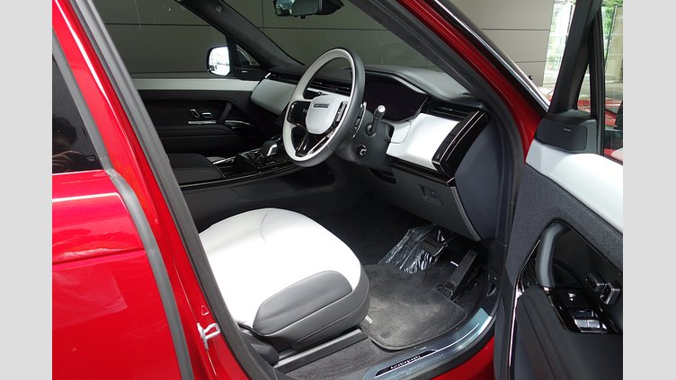 2023 認定中古車 Land Rover Range Rover Sport フィレンツェレッド 3.0リッター6気筒300PSターボチャージドディーゼルMHEV（オートマチック） AUTOBIOGRAPHY