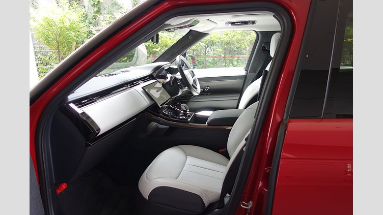 2023 認定中古車 Land Rover Range Rover Sport フィレンツェレッド 3.0リッター6気筒300PSターボチャージドディーゼルMHEV（オートマチック） AUTOBIOGRAPHY