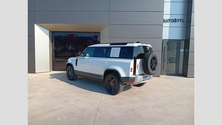 2024 SKLADOVÉ VOZIDLÁ Land Rover Defender 110 Fuji White 3.0D I6 MHEV S