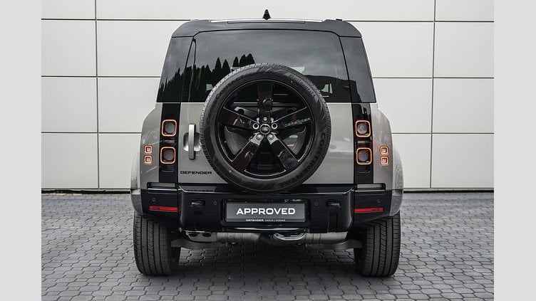 2024 Używany Land Rover Defender 110 Silicon Silver 3.0D I6 300 PS 3.0D I6 300 PS AWD Auto X 110