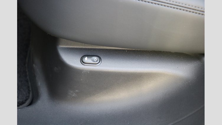 2023 認定中古車 Land Rover Range Rover Velar ザダルグレイ D200マイルドハイブリッド（ディーゼル） Dynamic HSE