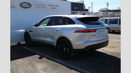 F-Pace 1