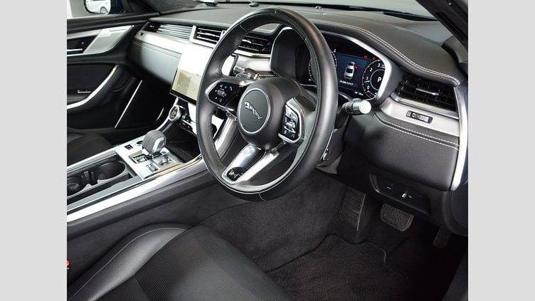 2021 認定中古車 Jaguar XF ブルーファイアブルー P250 RWD （オートマチック） SALOON R-DYNAMIC HSE