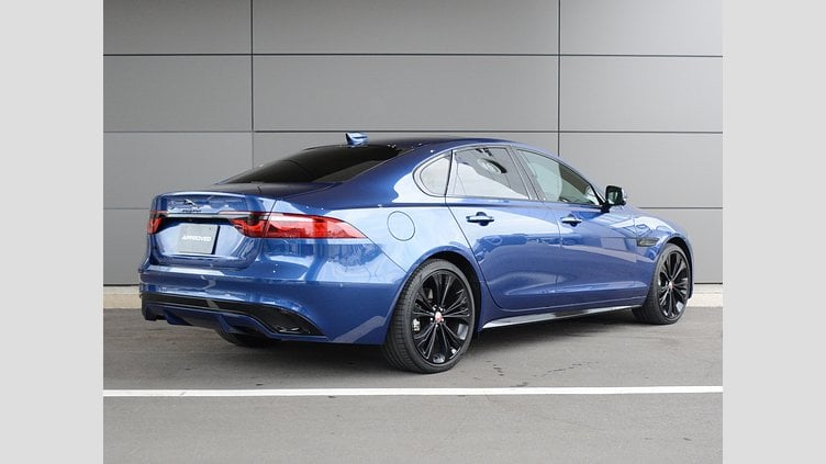 2021 認定中古車 Jaguar XF ブルーファイアブルー P250 RWD （オートマチック） SALOON R-DYNAMIC HSE