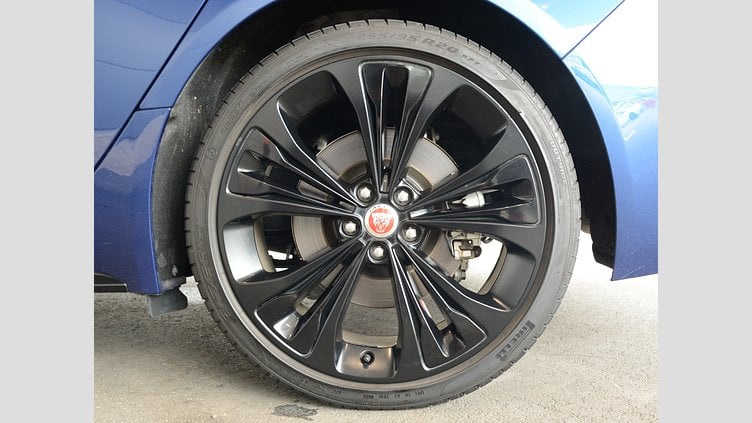 2021 認定中古車 Jaguar XF ブルーファイアブルー P250 RWD （オートマチック） SALOON R-DYNAMIC HSE