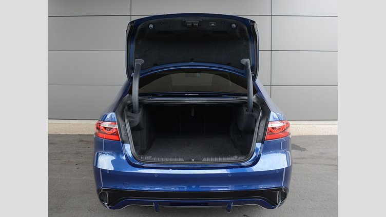 2021 認定中古車 Jaguar XF ブルーファイアブルー P250 RWD （オートマチック） SALOON R-DYNAMIC HSE