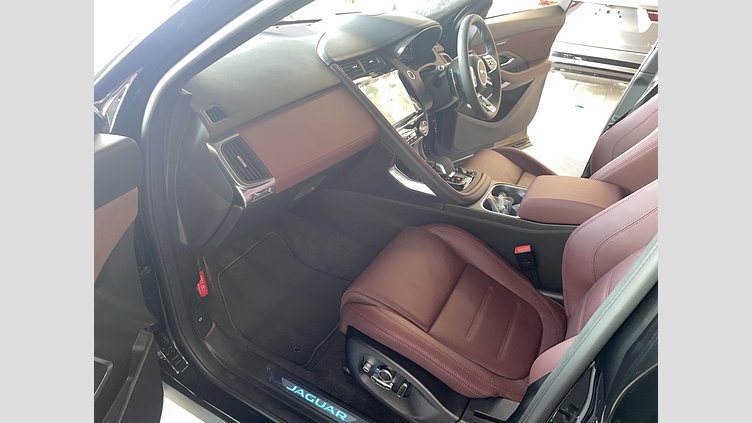 2024 認定中古車 Jaguar E-Pace サントリーニブラック P250（ガソリン） R-DYNAMIC HSE
